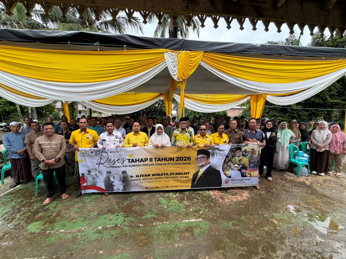 Berfhoto bersama usai acara. FOTO: UCUP