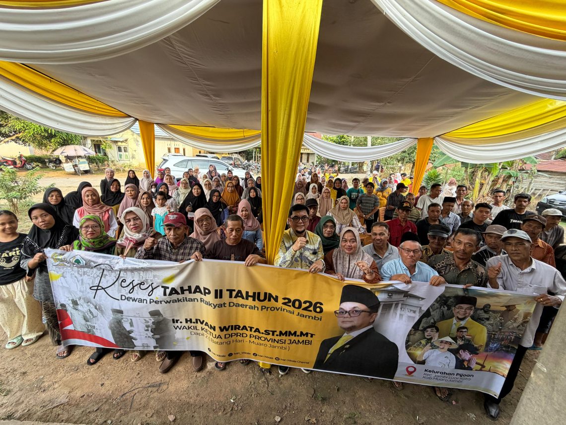 Berfhoto bersama usai acara. FOTO: UCUP