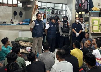 Pengarahan Kanwil Ditjenpas Jambi Irwan Rahmat Gumilar di blok hunian. FOTO: IST
