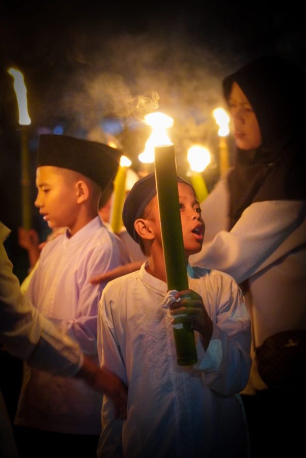 Semarak Pawai Obor Peringati 1 Muharram di Sungai Penuh. FOTO: NURUL