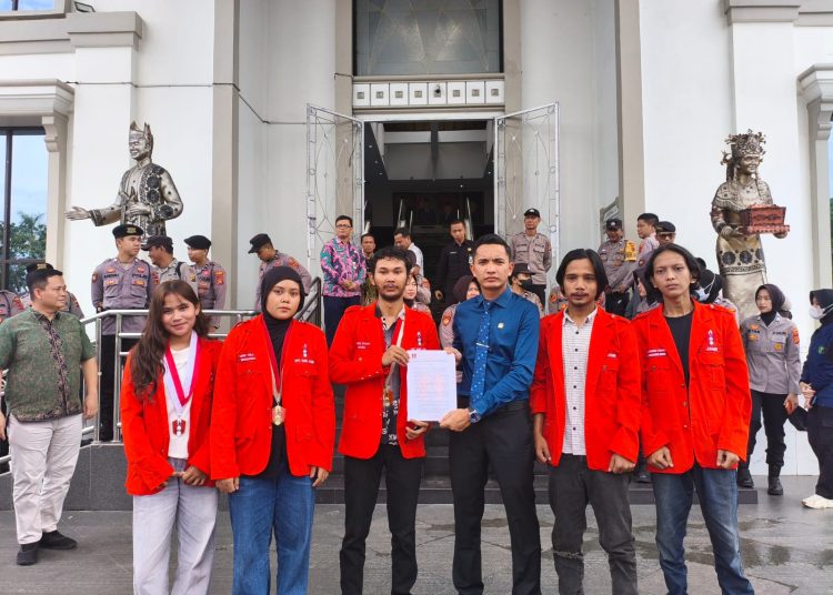 Aksi Jilid II, GMNI Jambi Tagih Keberanian DPRD Awasi Dugaan Korupsi dan Konflik Kepentingan. FOTO: IST