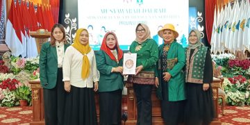 Linda Astuti terpilih aklamasi pimpin TP Perempuan Sriwijaya Jambi dalam Musda pertama. FOTO: RSD