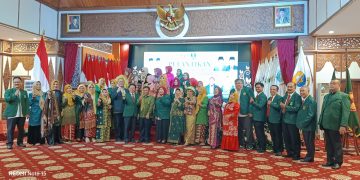 Ketua TP Sriwijaya dan Srikandi TP Sriwijaya Jambi resmi dilantik dan siap memberikan kontribusi untuk pembangunan Jambi. FOTO: RSD
