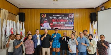 Ketua KONI Jambi, Mat Sanusi dan Ketua Terpilih IBCA MMA. FOTO : IST