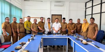 Berfhoto bersama usai acara. FOTO: UCUP