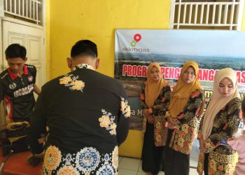 SKK Migas dan MontDor fasilitasi bantuan batik untuk  kelompok wanita di Mengupeh. FOTO: IST