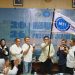 Pengibaran bendera pataka MTI oleh ketua terpilih, Ivan Wirata. FOTO: UCUP