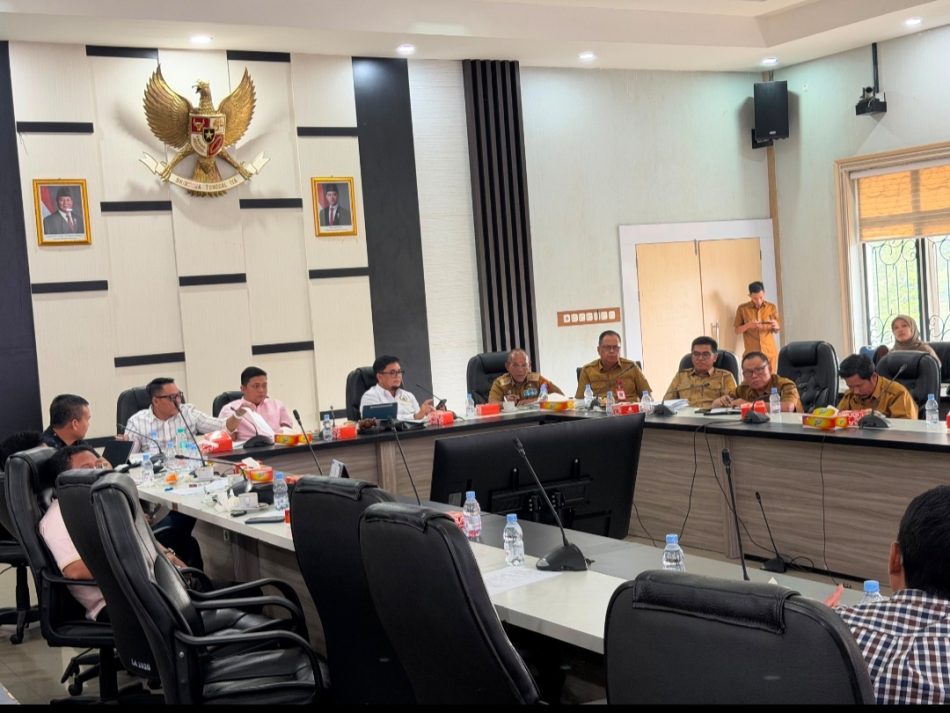 Banggar DPRD dan TAPD Pemprov Jambi Capai kesepakatan untuk tunda penggunaan Rp 57 M di APBD perubahan. FOTO: UCUP