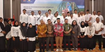 Berfhoto bersama usai acara. FOTO: IST