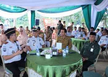 Irwan Rahmat Gumilar, Kalapas Bulian, Bupati M Fadhil Arief di sela acara. FOTO: IST HUMAS