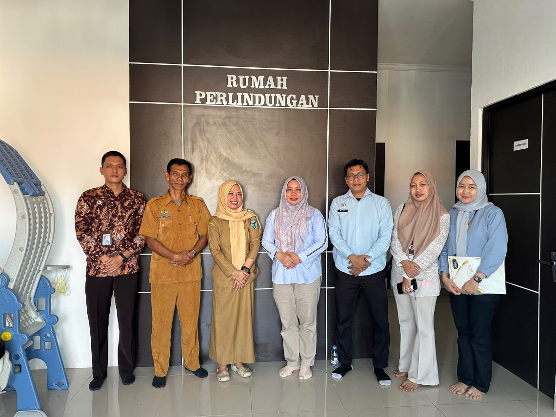 KemenHAM Jambi mengunjungi Kabid PPA Batang Hari terkait dugaan TPPO. FOTO: IST