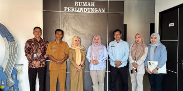 KemenHAM Jambi mengunjungi Kabid PPA Batang Hari terkait dugaan TPPO. FOTO: IST