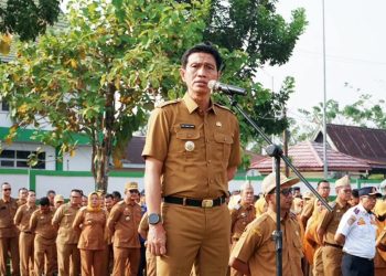 Bupati Fadhil Arief saat menyampaikan kabar gembira bahwa hal ASN Batang Hari telah cair dan masuk ke rekening masing-masing. FOTO: IST