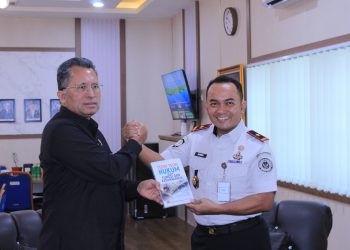Kanwil Ditjenpas Jambi, Irwan Rahmat Gumilar dan Ketua Pengadilan Tinggi Jambi. FOTO: IST