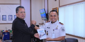 Kanwil Ditjenpas Jambi, Irwan Rahmat Gumilar dan Ketua Pengadilan Tinggi Jambi. FOTO: IST