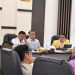 Pansus PI bersama anggota DPR-RI Sy Fasha saat membahas finalisasi persentasi pembagian ke daerah. FOTO: UCUP