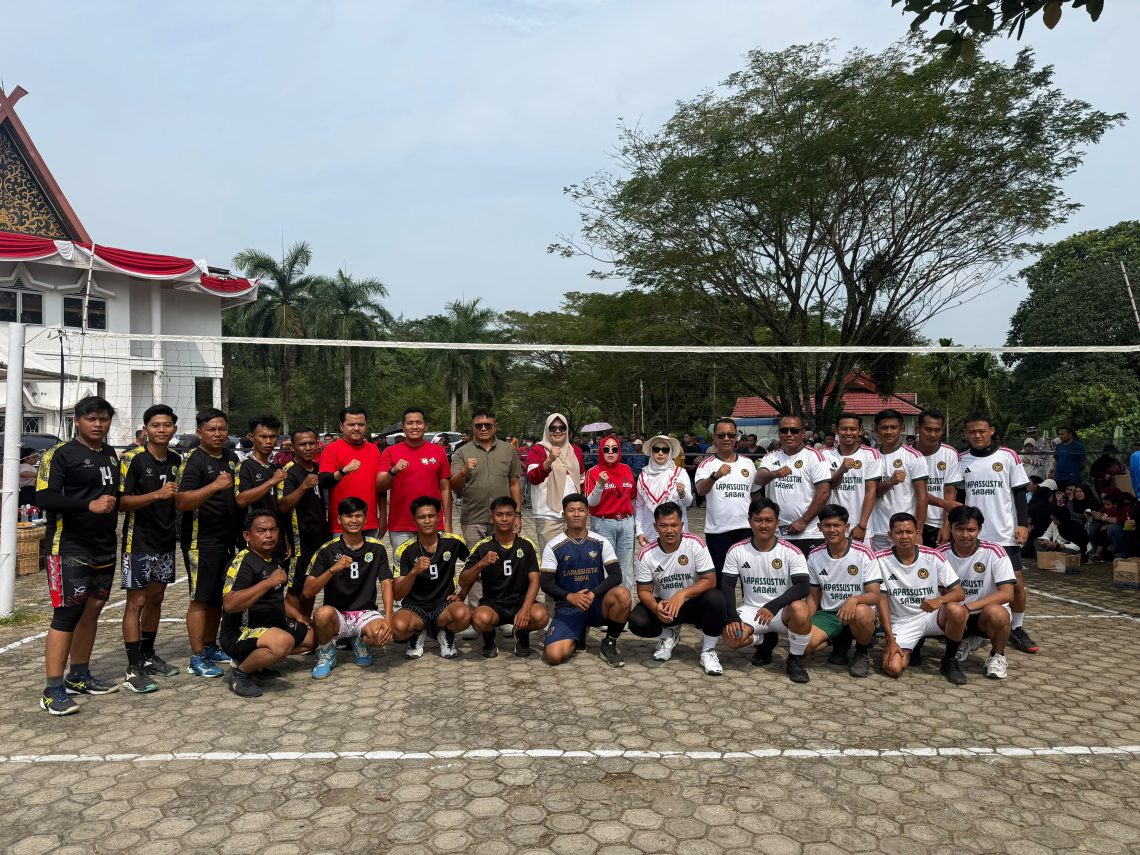 Tim bola volley Lapas kelas IIB Muara Sabak saat menang turnamen volley dalam rangka HUT RI ke 81. FOTO: IST