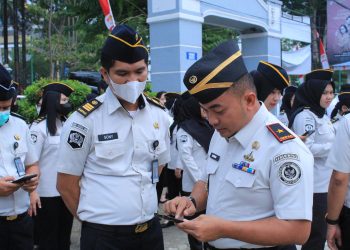 Tegaskan Komitmen Bersih dari Judi Online, Kakanwil Ditjenpas Jambi Sidak Ponsel Pegawai. FOTO: IST