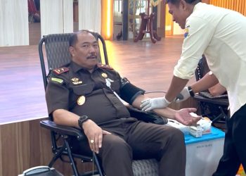 Sambut Hari Lahir Kejaksaan ke-81, Kajati Jambi Teguhkan Pengabdian Lewat Donor Darah. FOTO: IST