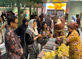 Wakil Menteri Perdagangan RI   Kunjungi Booth Jambi . FOTO : IST