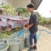 Penyaluran air bersih bagi warga di tengah ancaman kekeringan di musim kemarau oleh Rocky Candra. FOTO: IST