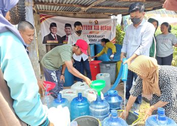 Tak Hanya Kota Jambi, Rocky Candra Perluas Bantuan Air Bersih hingga Muaro Jambi. FOTO: IST