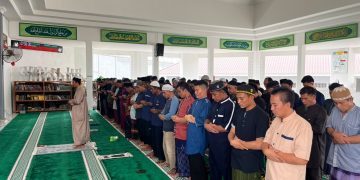 Keluarga besar Lapas Kelas II A Jambi dan warga binaan gelar sholat dan doa bersama mendoakan jurnalis dan ABK yang dinyatakan hilang saat liputan erupsi  gunung anak Krakatau. FOTO: DOC HUMAS Lapas.