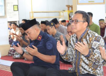 Kanwil Ditjenpas Jambi pimpin doa bersama pemasyarakatan Jambi dan jajaran serta warga binaan gelar doa bersama mendoakan jurnalis yang hilang saat liputan erupsi gunung anak Krakatau. FOTO: IST