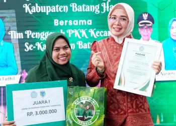 Ketua TP PKK Barang Hari Jadikan rumah bunda sebagai kanal pengaduan masyarakat. FOTO: IST