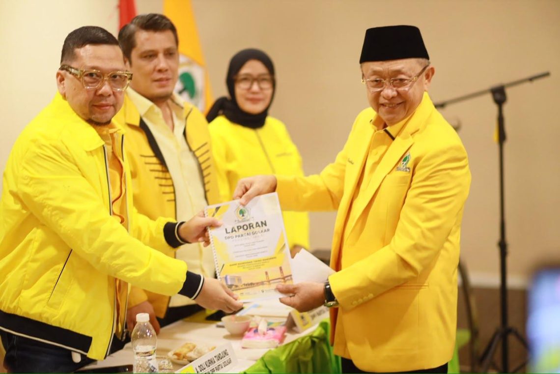 Ketua DPD Partai Golkar Provinsi Jambi, H Cek Endra saat menyampaikan laporan persiapan Pemilu dalam Rakor Golkar di Palembang. FOTO: UCUP
