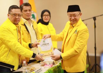 Ketua DPD Partai Golkar Provinsi Jambi, H Cek Endra saat menyampaikan laporan persiapan Pemilu dalam Rakor Golkar di Palembang. FOTO: UCUP