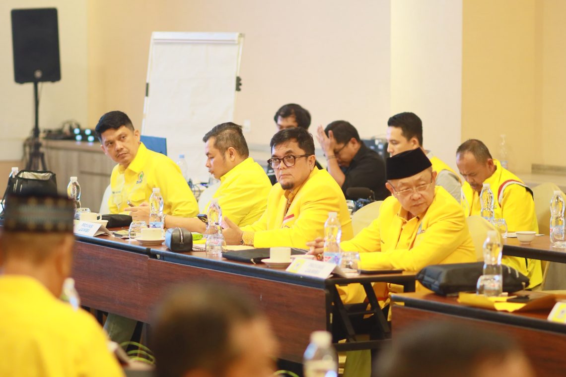 Sekretaris DPD I Partai Golkar Provinsi Jambi Ivan Wirata saat menghadiri Rakornis Golkar di Palembang. FOTO: UCUP