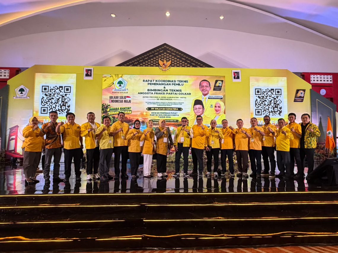 Ketua DPD dan sekretaris Golkar Provinsi Jambi berserta pengurus Golkar kabupaten dan kota. FOTO: UCUP