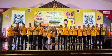 Ketua DPD dan sekretaris Golkar Provinsi Jambi berserta pengurus Golkar kabupaten dan kota. FOTO: UCUP