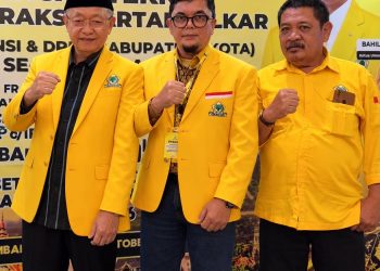 Ketua, Sekretaris dan Kepala Sekretariat Golkar Provinsi Jambi. FOTO: UCUP