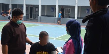 Antisipasi Dampak Kabut Asap, Lapas Narkotika Muara Sabak Bagikan Masker dan Periksa Kesehatan Warga Binaan. FOTO: IST