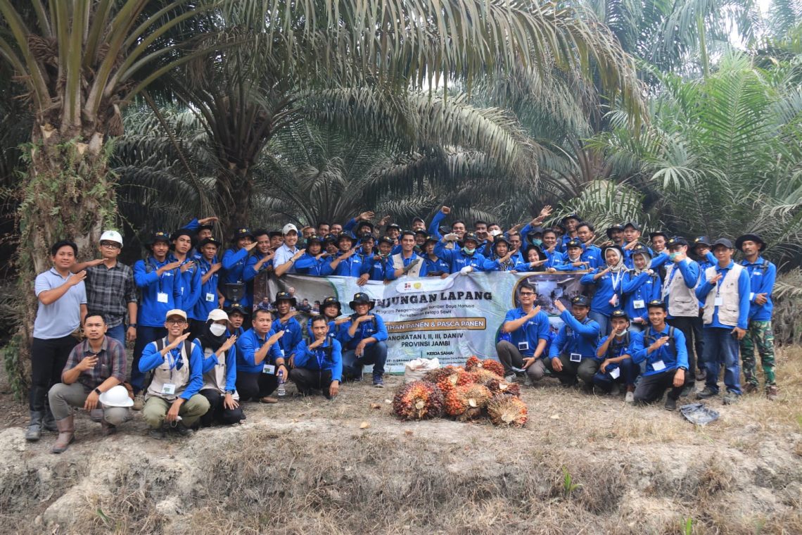 Tingkatkan Produktivitas Sawit Rakyat, 118 Pekebun Jambi Dibekali Teknik Panen dan Pasca Panen. FOTO: IST