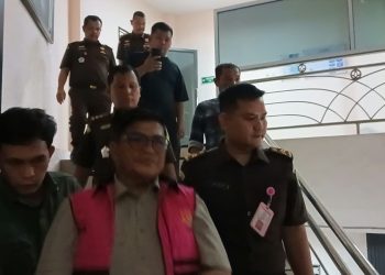 Penahanan tersangka korupsi di sekretariat Merangin oleh Kejati Jambi. FOTO: IST