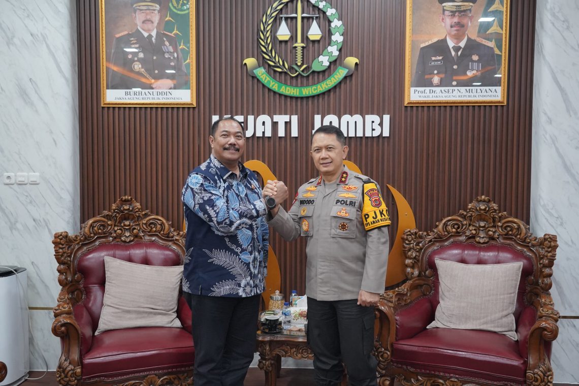 Kajati dan Kapolda Dialog untuk membahas dan menyatukan pendapat untuk penegakkan supremasi hukum di Jambi. FOTO: IST