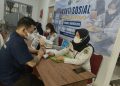 Petugas kesehatan Lapas Jambi saat melakukan pemeriksaan warga binaan. FOTO: OYI