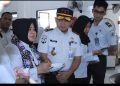 Direktur Perawatan Kesehatan dan Rehabilitasi Dirjenpas, Dr. dr. Adhayani Lubis, Sp.KJ., M.K.M., saat mencicipi masakan di dapur sehat  Lapas Kelas IIA Jambi. FOTO: IST